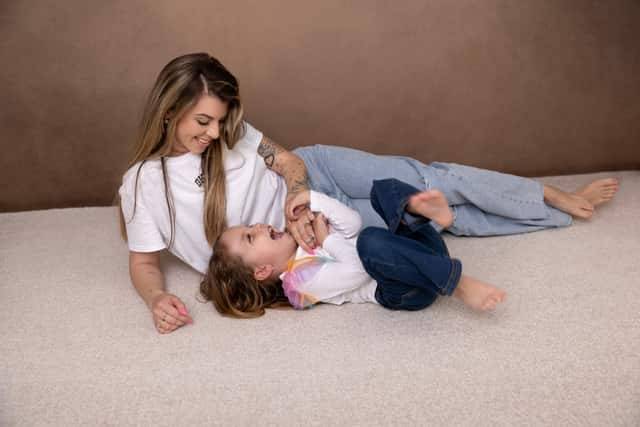 Rodina s deťmi v ateliéri – rodinné fotenie Nitra MDFOTO